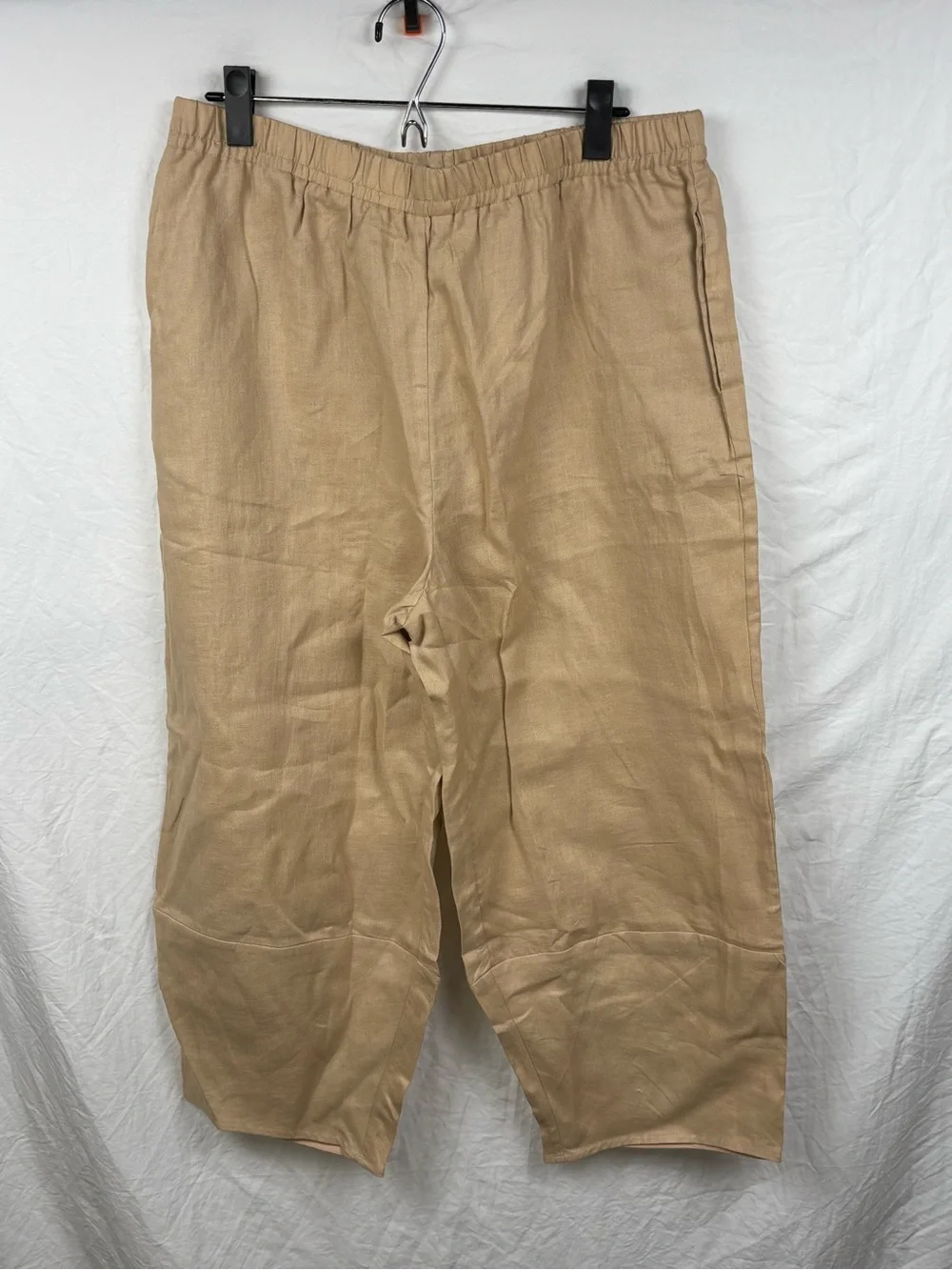 NWT Lintico women’s XL Relaxed Linen-Blend Capris - Beige